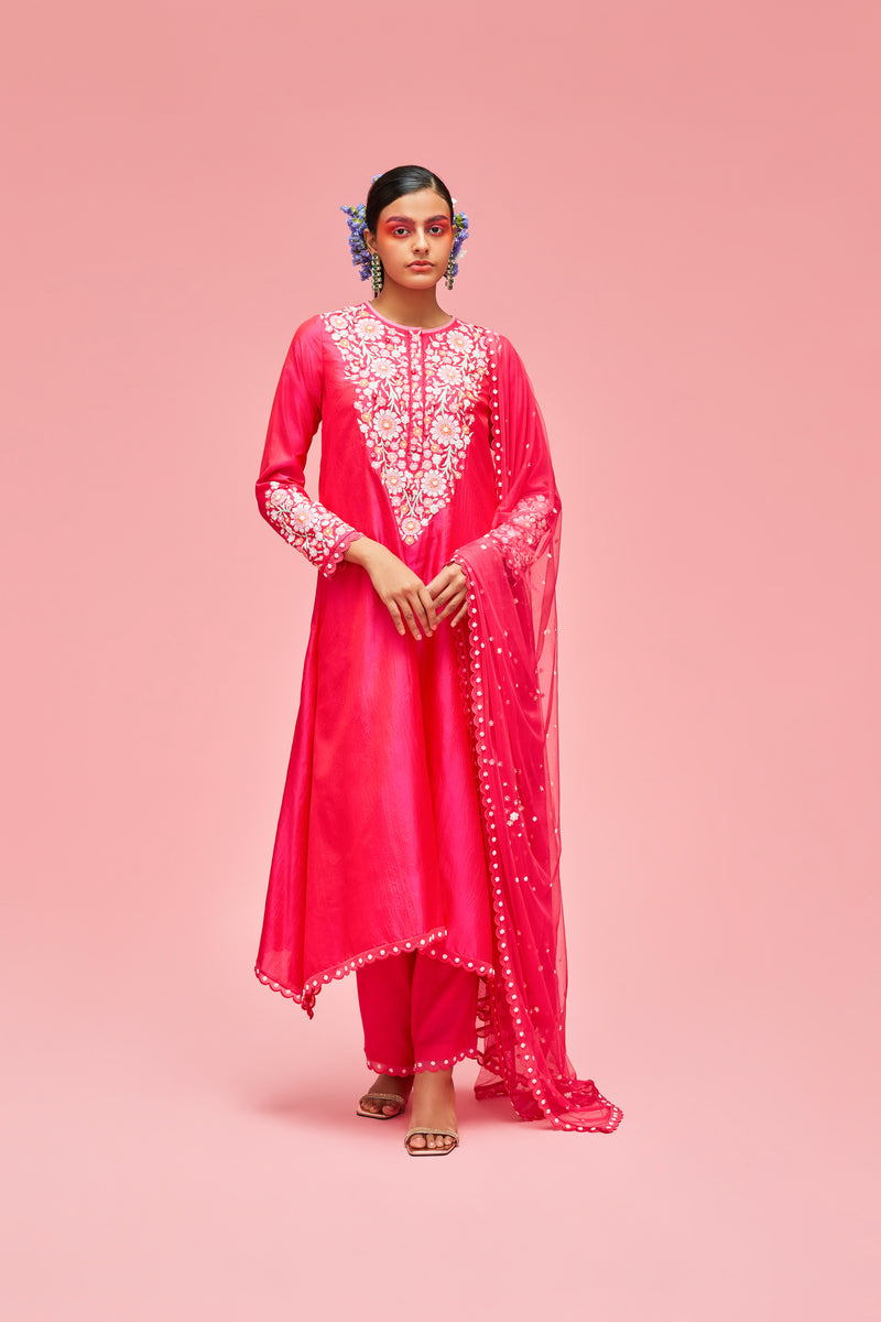 9 Wedding Guest Outfit Ideas To Wear At Indian Weddings